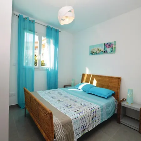 Three-bedroom Holiday In