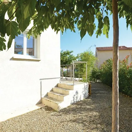 Three-bedroom Holiday In Hébergement de vacances *