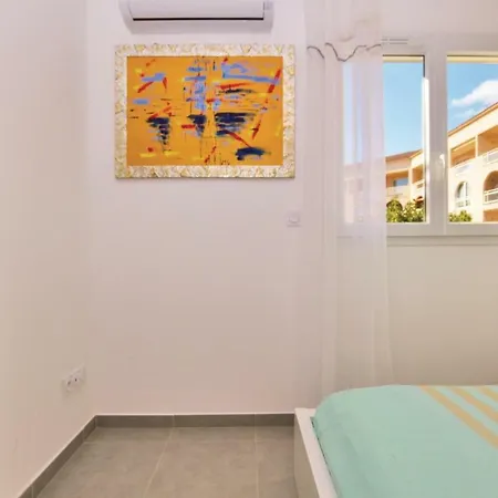 Three-bedroom Holiday In * Cervione