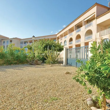 Three-bedroom Holiday In Cervione