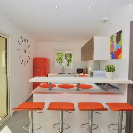 Three-bedroom Holiday In