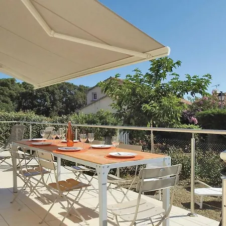 Three-bedroom Holiday In Hébergement de vacances Cervione